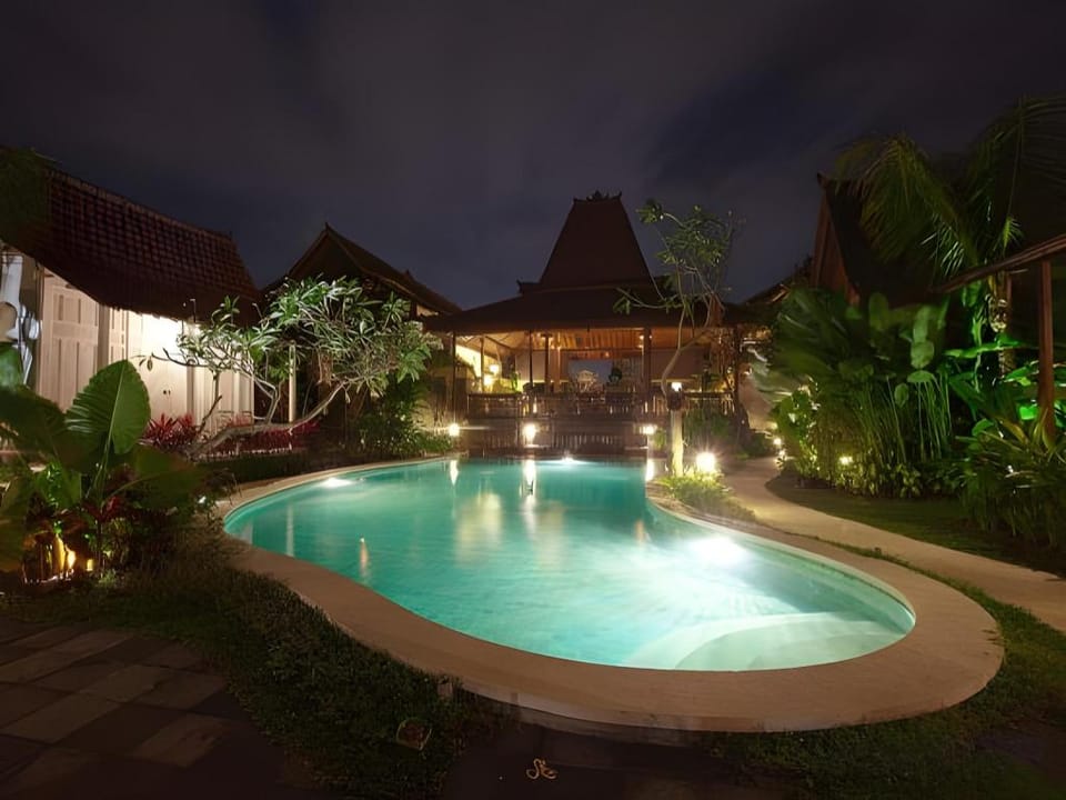 Kampung Cenik Hotel in Kuta