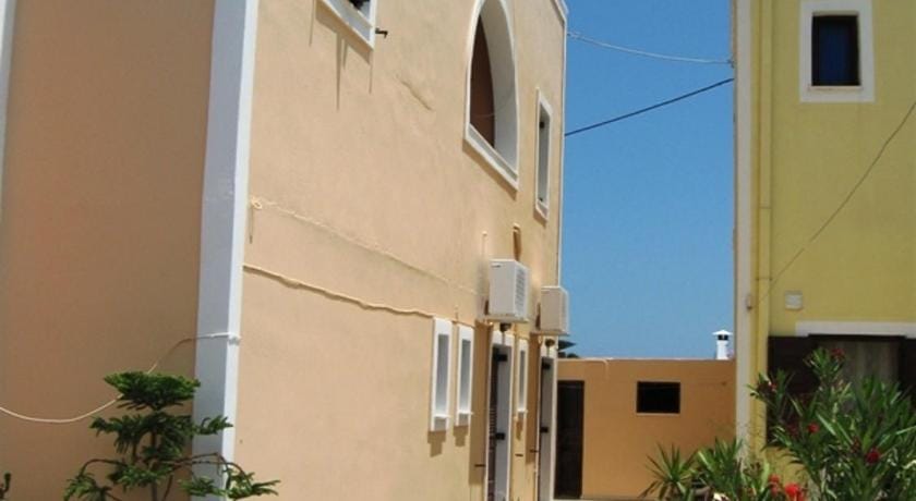 Mirsini Pension Hotel in Santorini