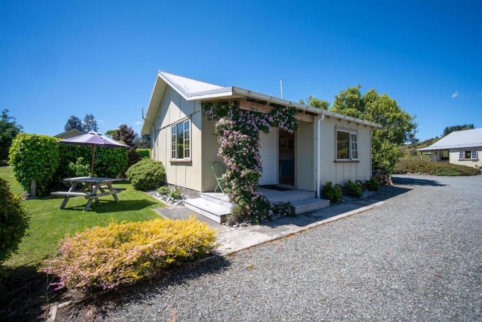 Blue Thistle Cottages Vacation rental in Te Anau