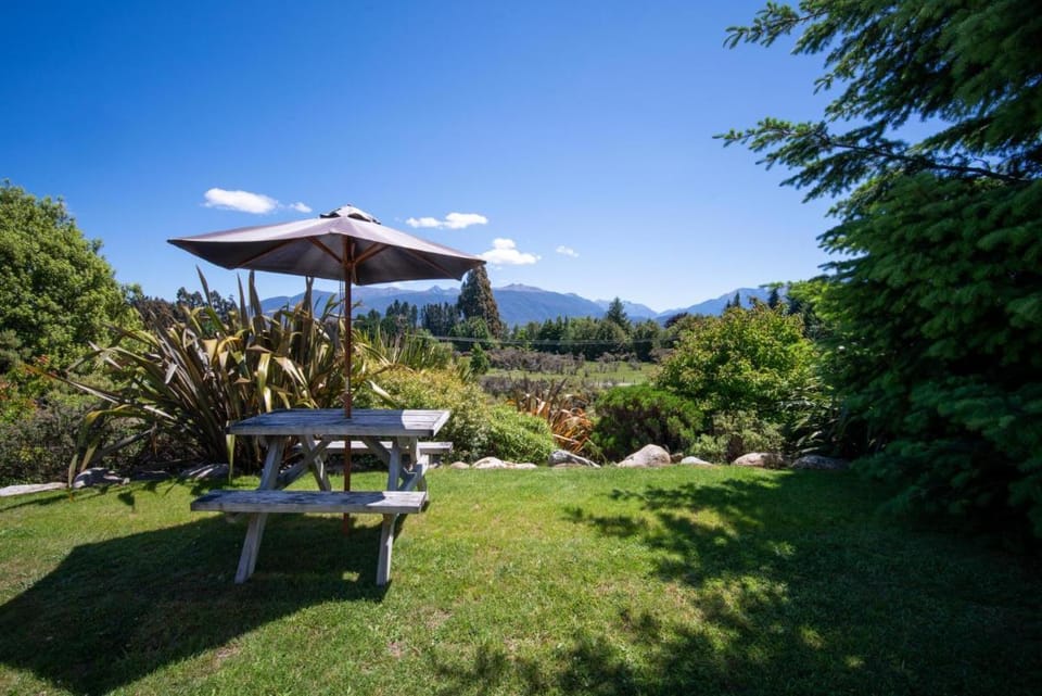 Blue Thistle Cottages Vacation rental in Te Anau
