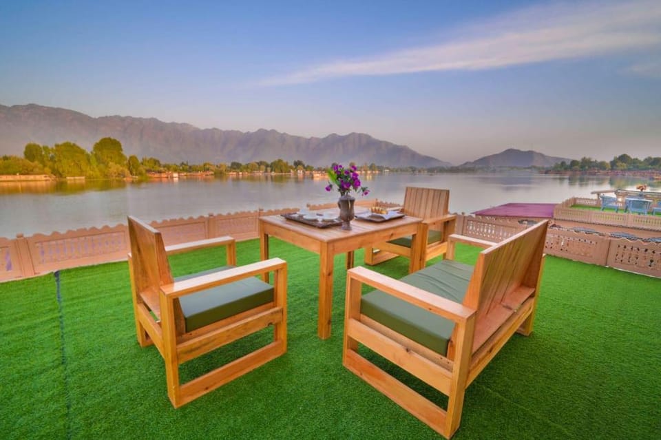 Wangnoo Heritage Houseboats Docked boat in India