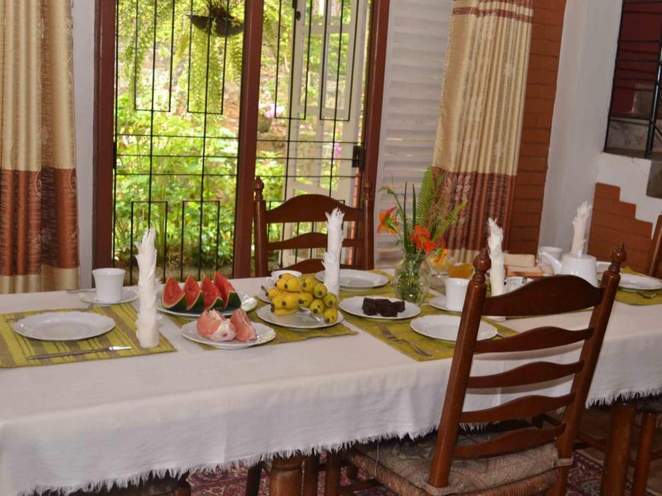 Guest House Sujatha Bed and Breakfast in Kandy