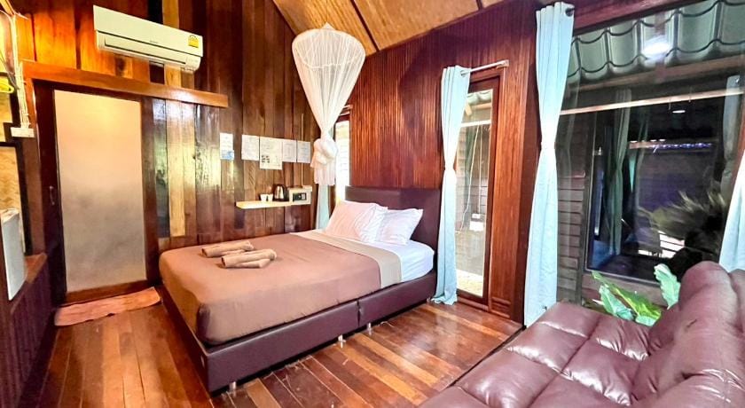 Bayview Sunset Resort Bed and Breakfast in Thailand