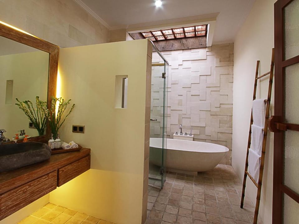 2 bedrooms villa in seminyak with private sw pool Villa in Kuta