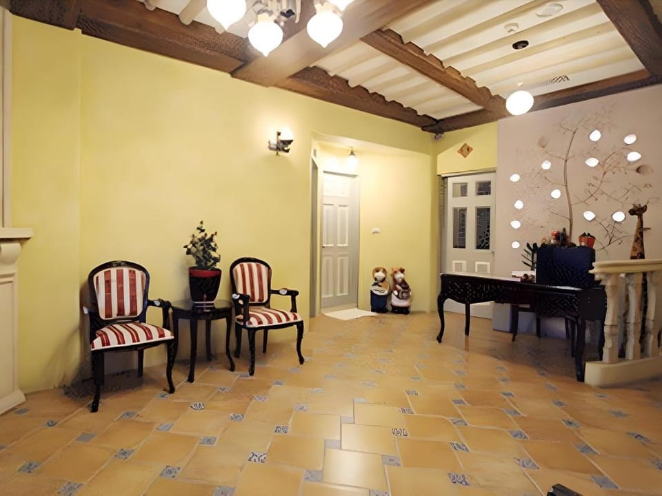 Brittany Hotel Bed and Breakfast in Hengchun Township