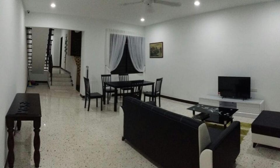 Gurney Home Vacation rental in George Town