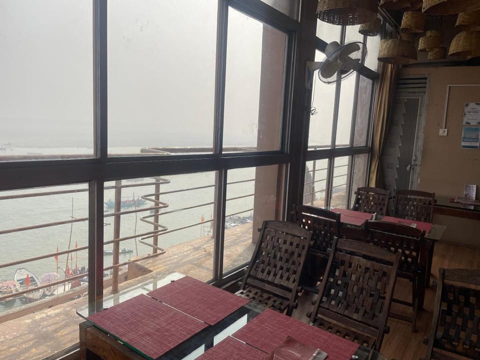 Shri Guest House and Roof Top Resturant Hotel in Varanasi