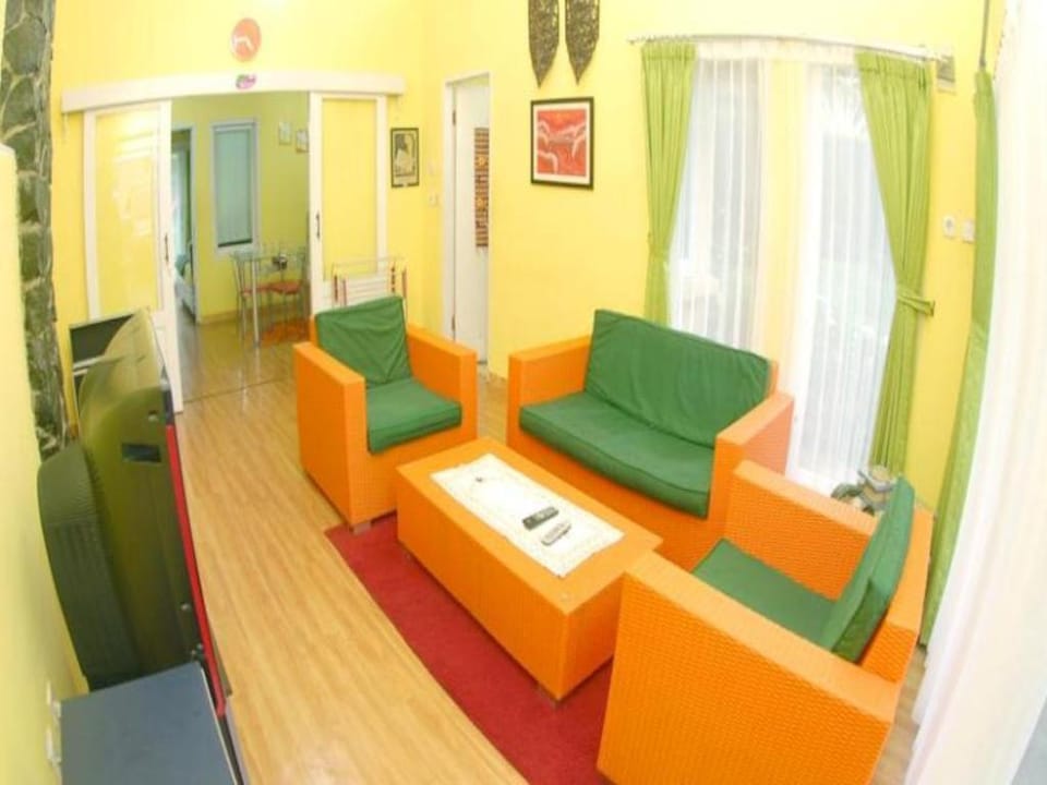 Villa ChavaMinerva Istana Bunga with Private Pool Villa in Parongpong