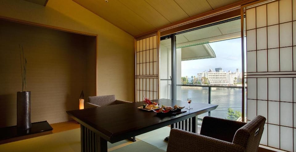 Awaji Yumesenkei - Sumoto Onsen Ryokan in Hyogo Prefecture