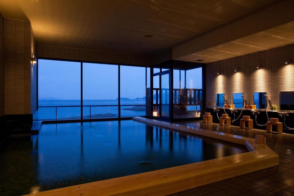 Hanagoyomi - Sumoto Onsen Ryokan in Hyogo Prefecture