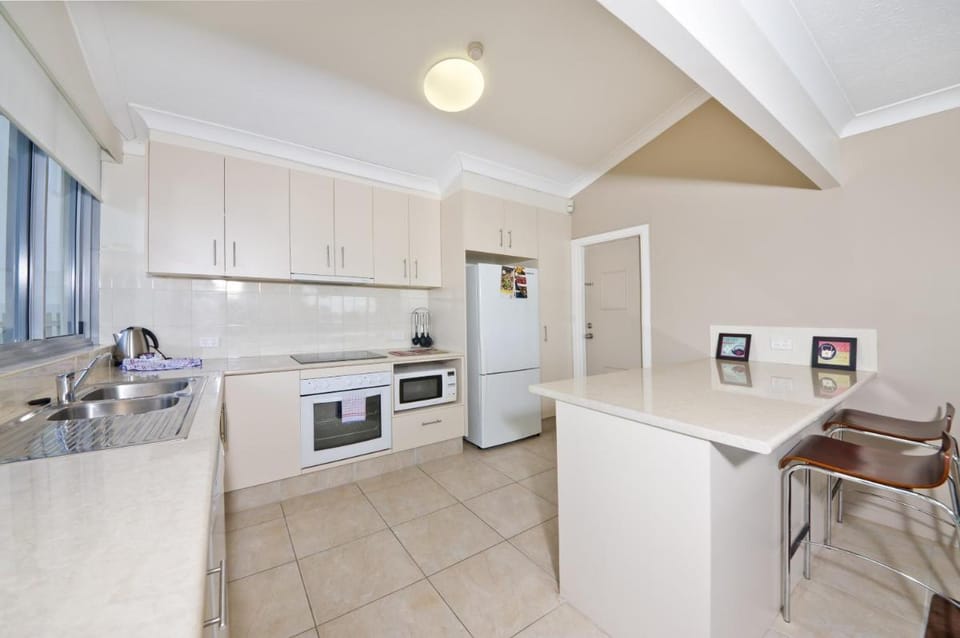 Berkeley on the Beach Apartment hotel in Surfers Paradise