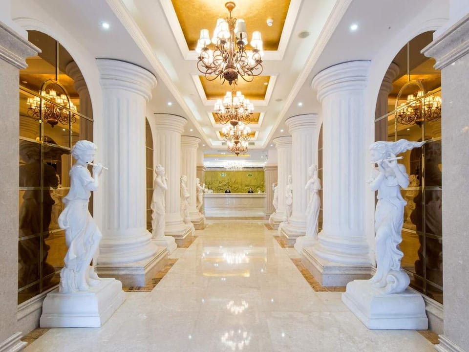 Vienna Hotel Shenzhen Banxuegang Avenue Hotel in Shenzhen