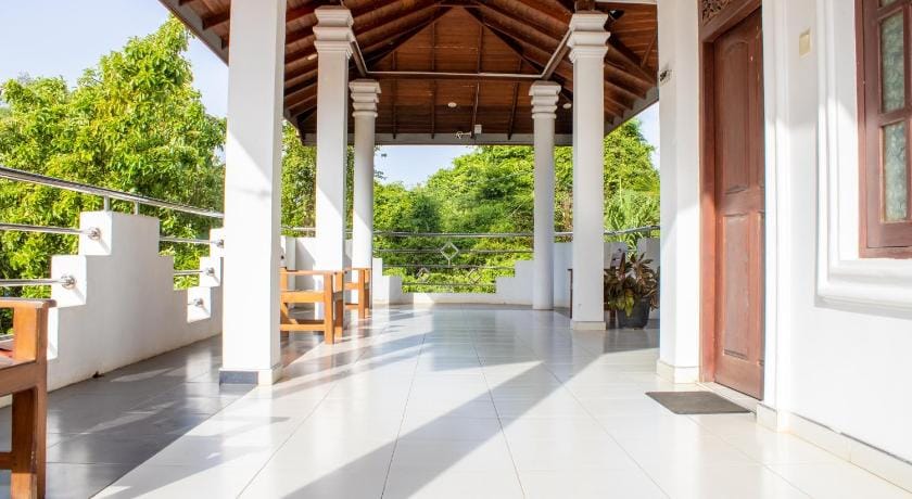 National Holiday Resort Bed and Breakfast in Central Province