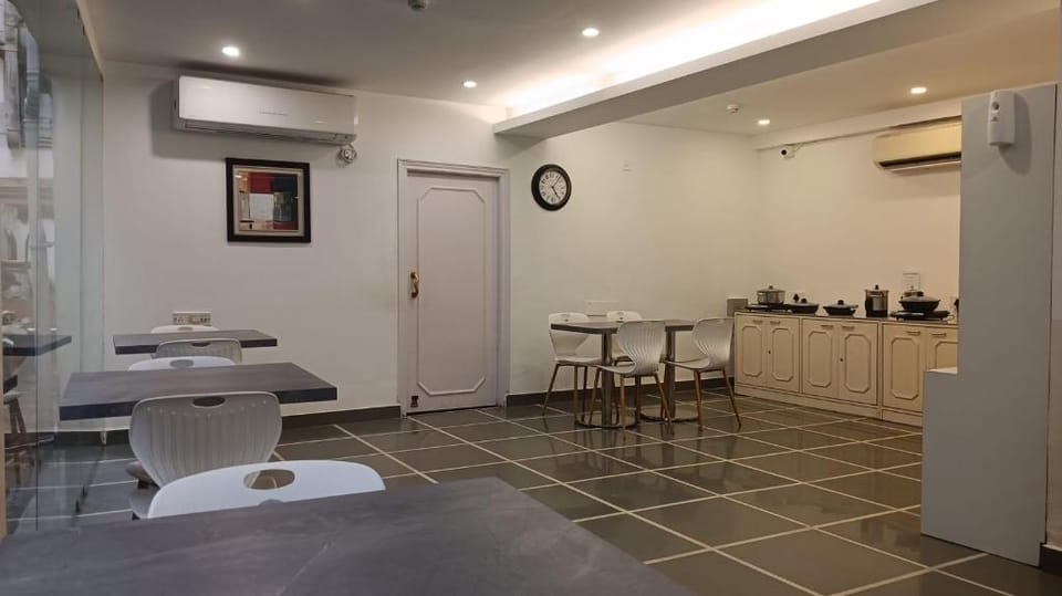 THE RESIDENCY Hotel in Kolkata
