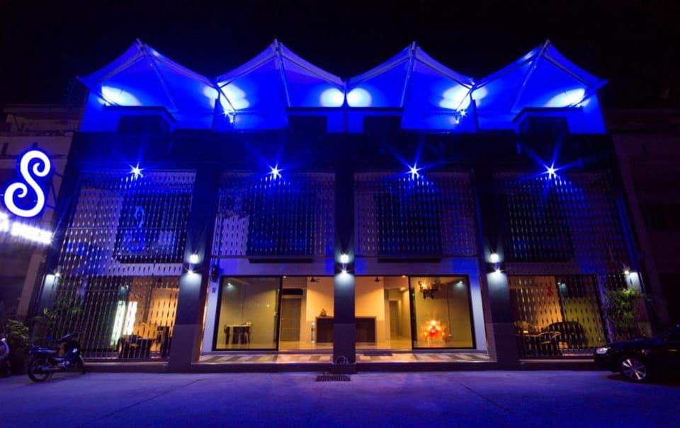Chalong Sea Breeze Bed and Breakfast in Chalong
