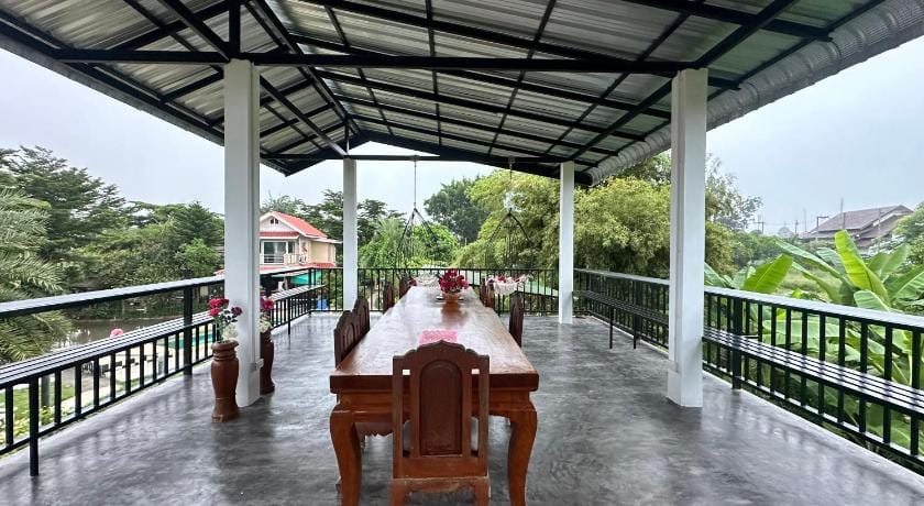 Kanravee Guesthouse Hotel in Thailand