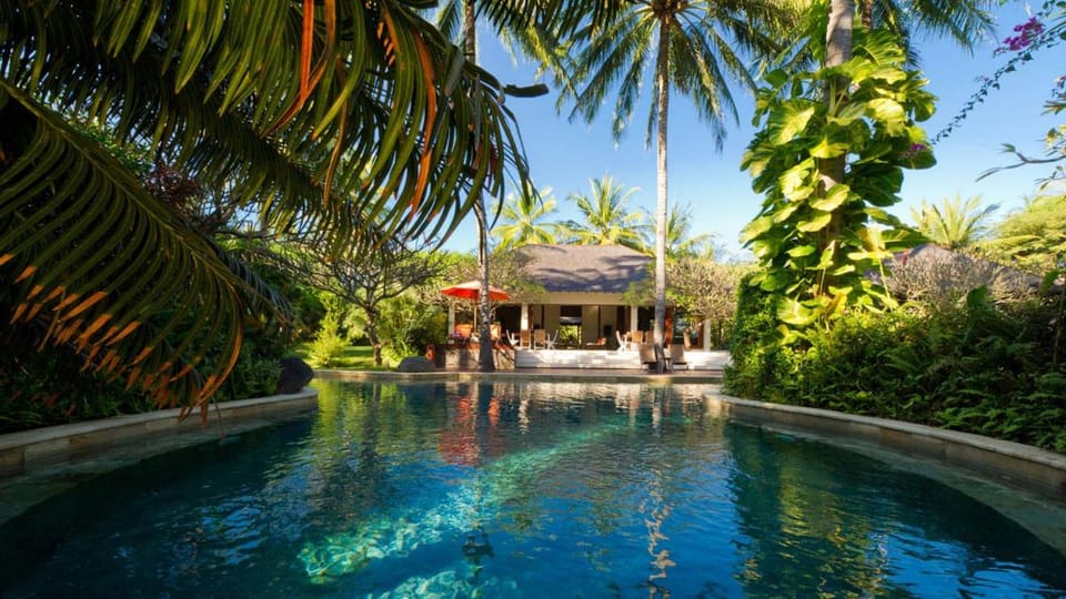 The Anandita Absolute Beach Front villa, by Elite Havens Villa in Pemenang