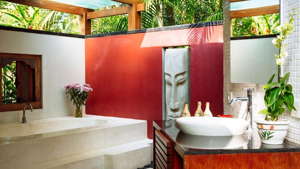 The Anandita Absolute Beach Front villa, by Elite Havens Villa in Pemenang