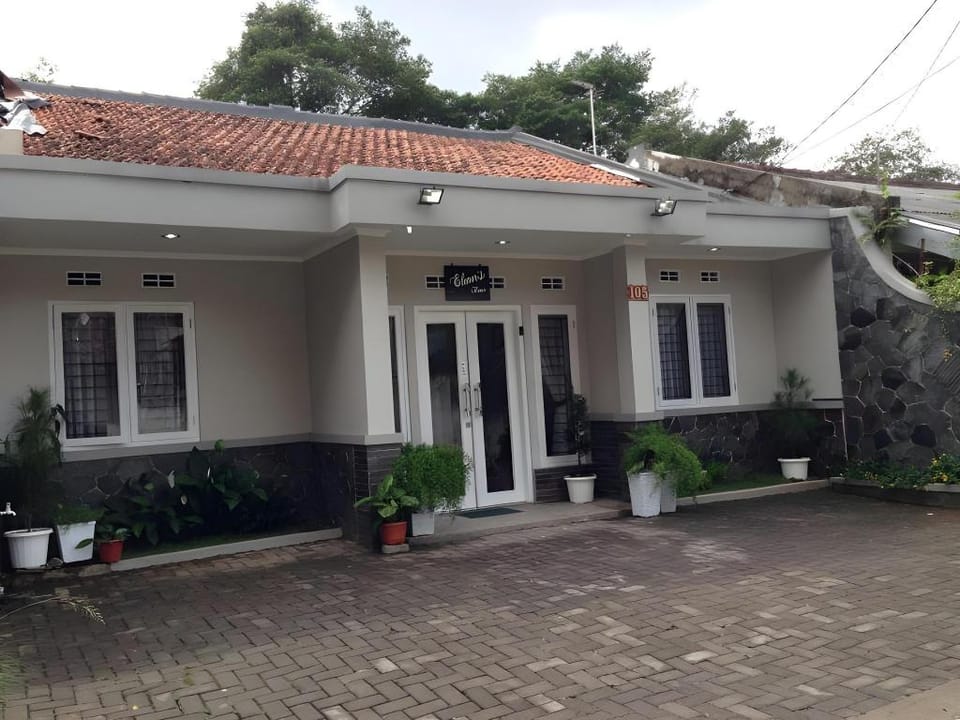 Elenor's Home Hotel in Bandung