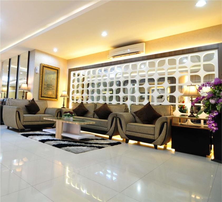 Rangkayo Basa Halal Hotel Hotel in Padang