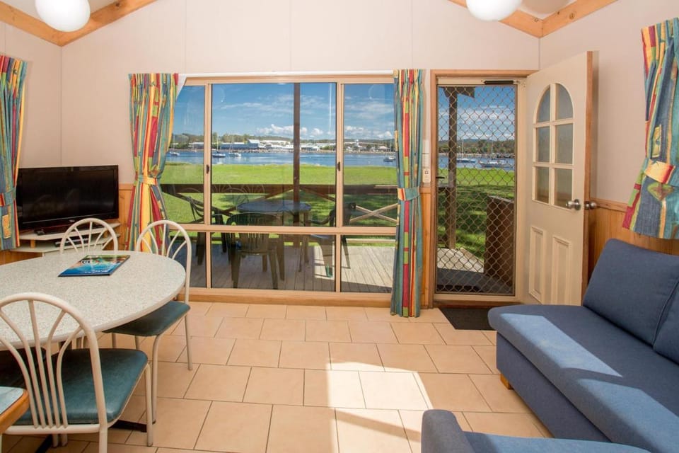 BIG4 Batemans Bay at Easts Riverside Holiday Park Campground/ 
RV Resort in Batemans Bay