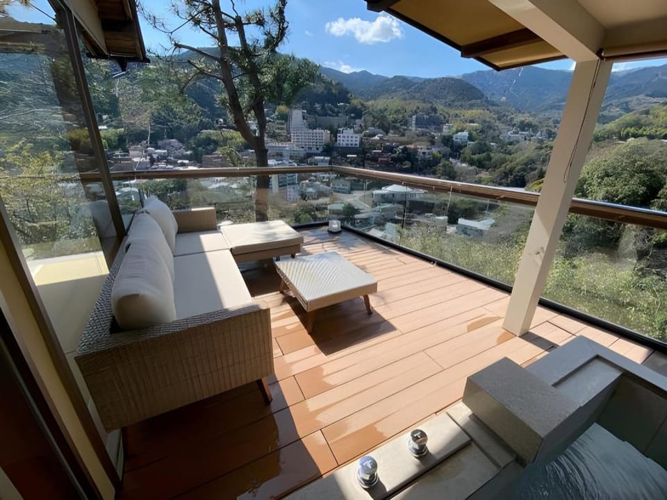 Yugawara Onsen Ashikari Ryokan Hotel in Kanagawa Prefecture