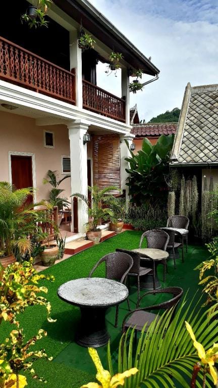 Pakhongthong Villa Saynamkhan Vat Nong Bed and Breakfast in Luang Prabang