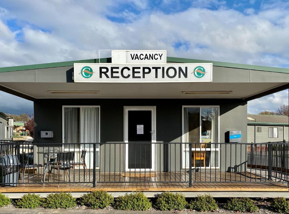Canberra Carotel Motel Hotel in Canberra