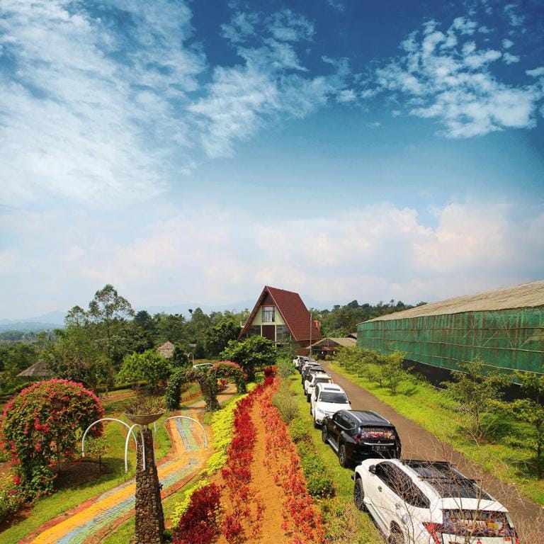Camp Hulu Cai Resort Hotel in Cisarua