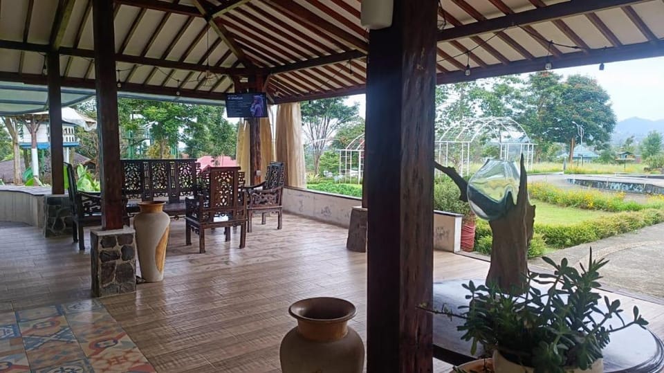 Camp Hulu Cai Resort Hotel in Cisarua
