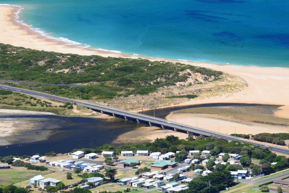 Great Ocean Road Tourist Park Campground/ 
RV Resort in Peterborough