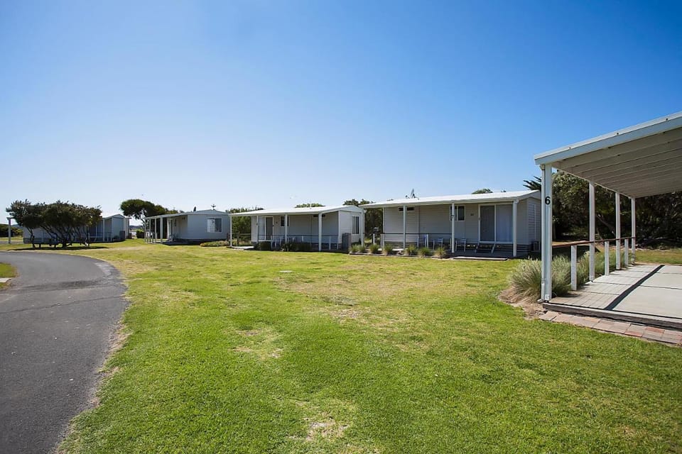 Great Ocean Road Tourist Park Campground/ 
RV Resort in Peterborough