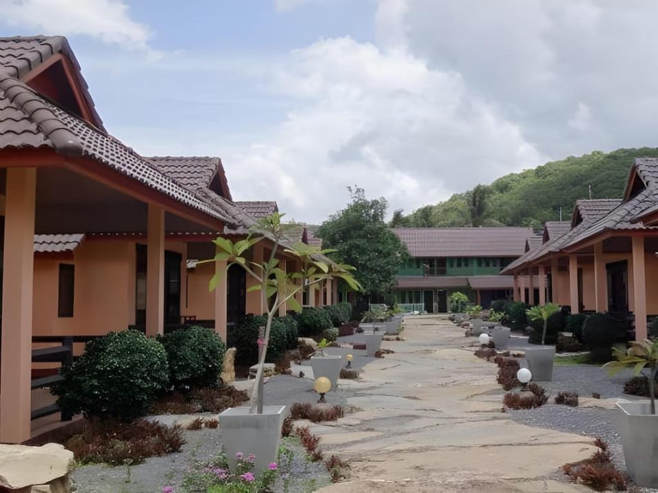 Needa Rock Resort Lodge in Thailand