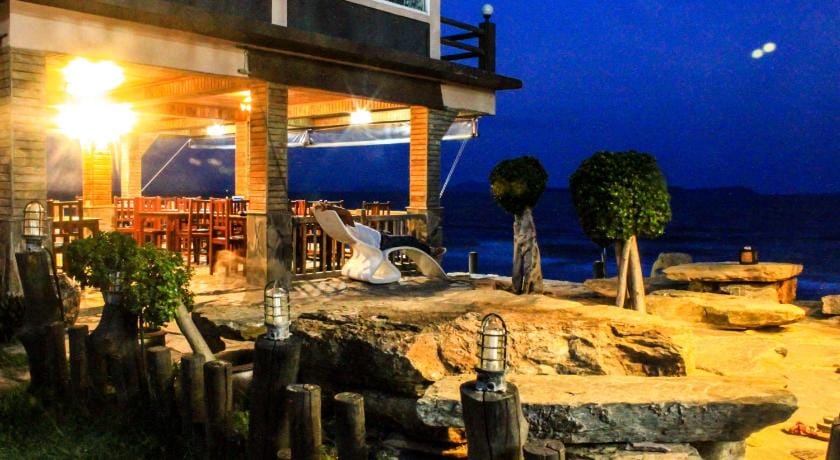 Needa Rock Resort Lodge in Thailand