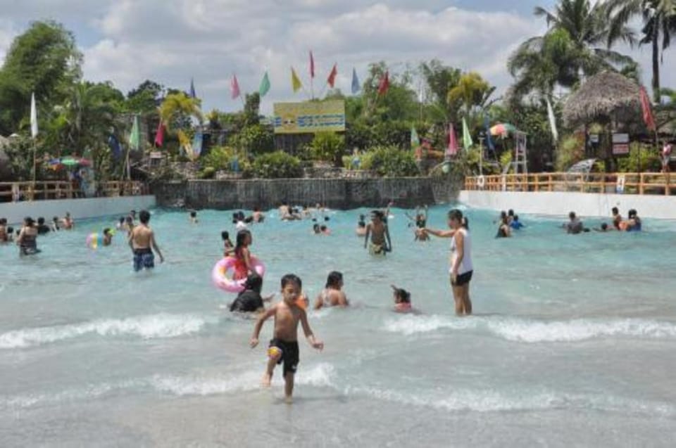 Ciudad Christhia Resort, 9 Waves Hotel in Quezon City