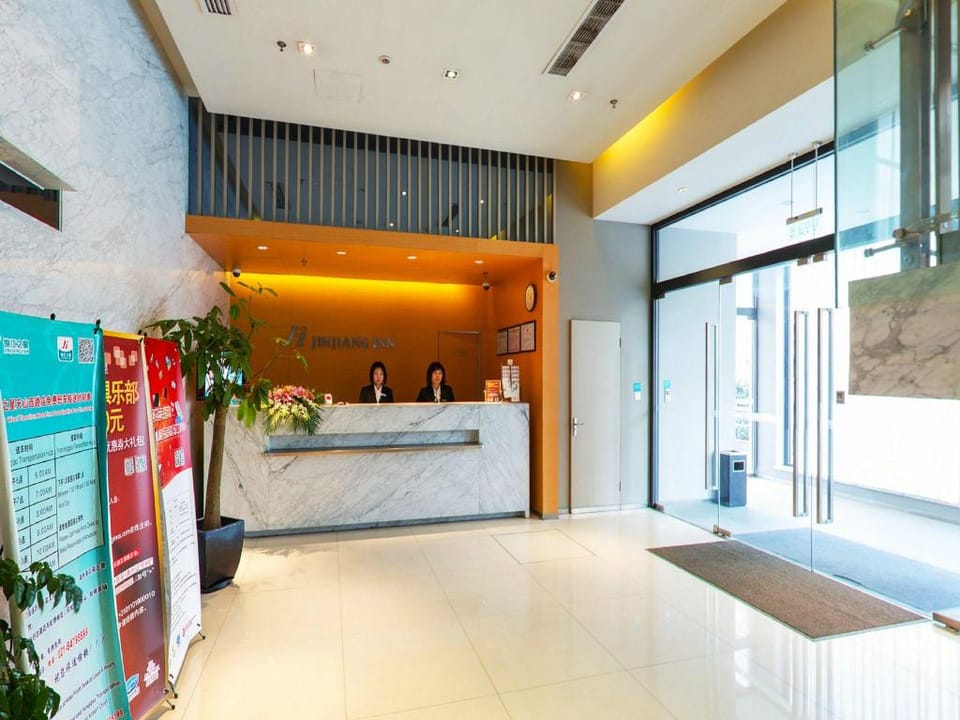 Jinjiang Inns Hongqiao Hub West Tianshan Road Hotel in Shanghai