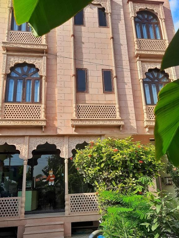 Hotel Ranthambhore Palace Hotel in Rajasthan