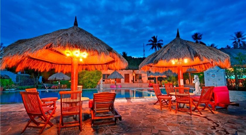 Pasific Beach Cottages Hotel in Batu Layar