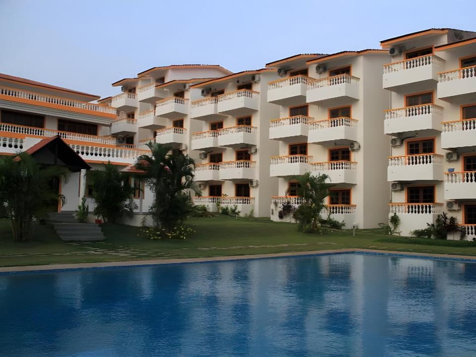 Greenwood Meadows Resort Apartment in Candolim