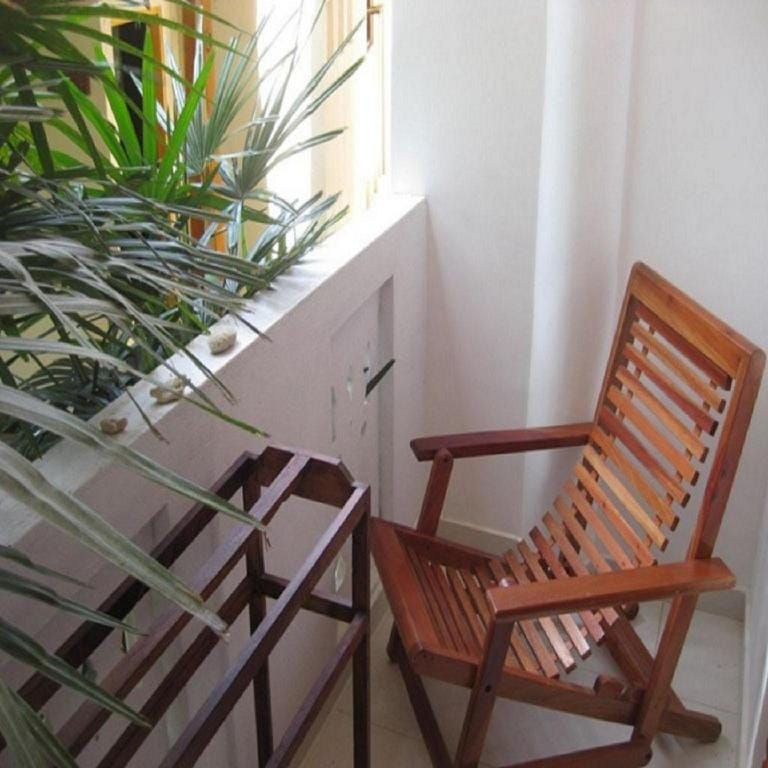 Sea Breeze Guesthouse Hotel in Southern Province