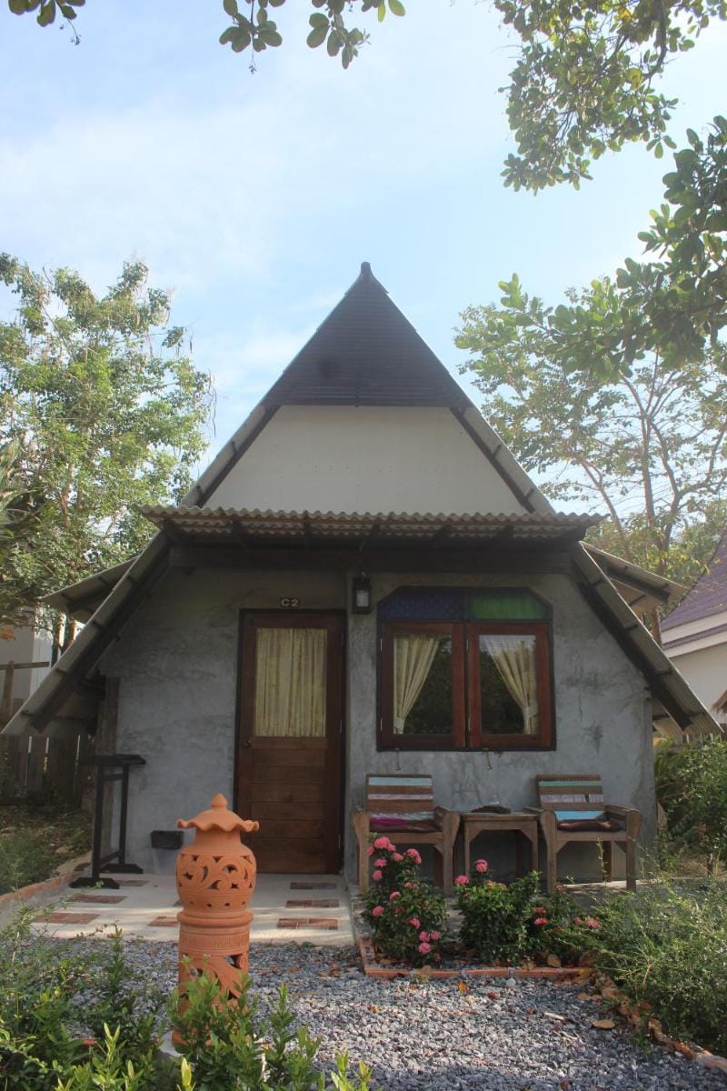 Lanta Happy Hill Resort in Sala Dan