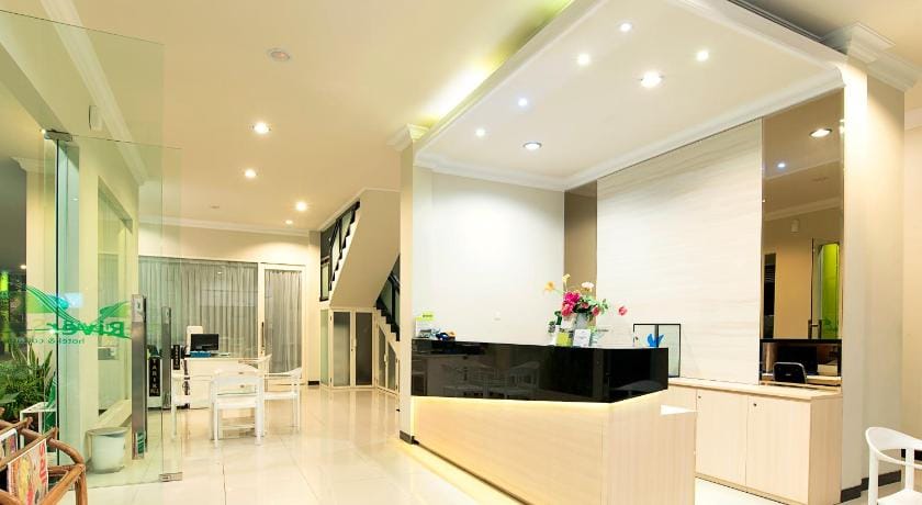 Riverstone Hotel and Cottage Hotel in Batu