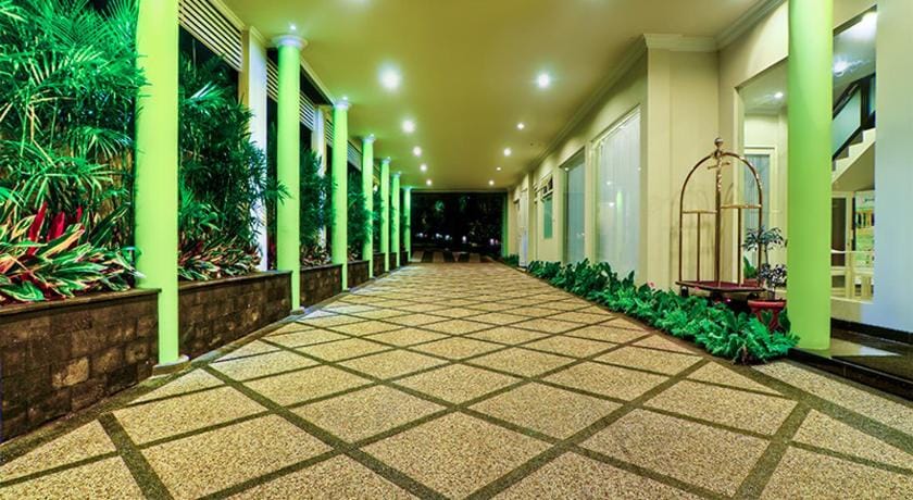 Riverstone Hotel and Cottage Hotel in Batu