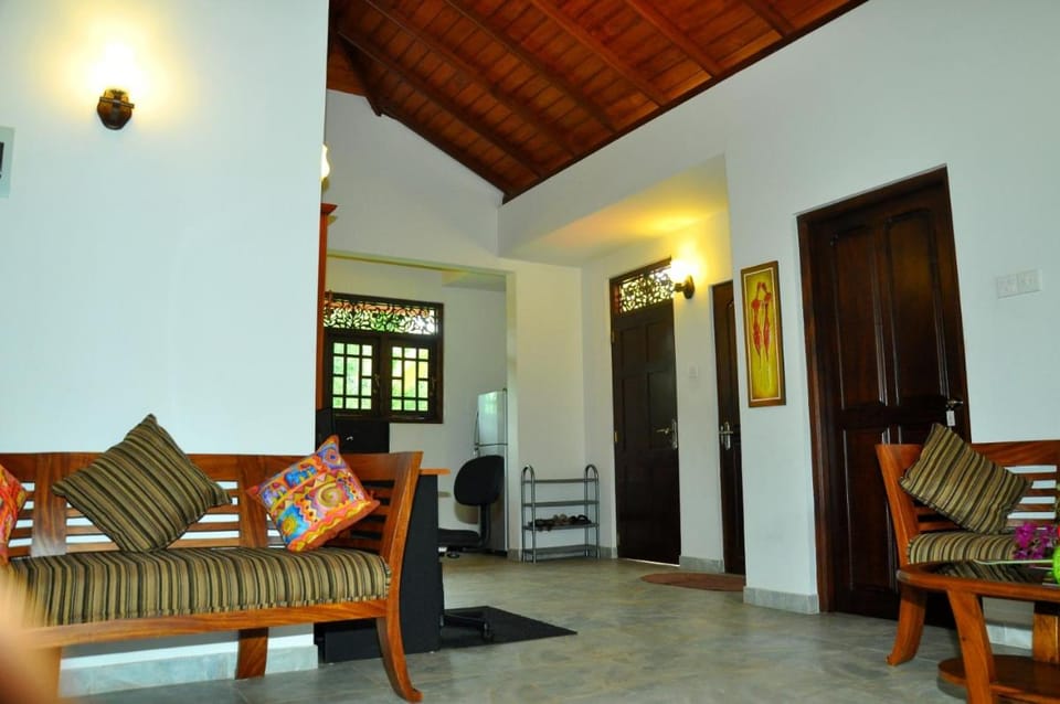 Canal Villa Bed and Breakfast in Western Province