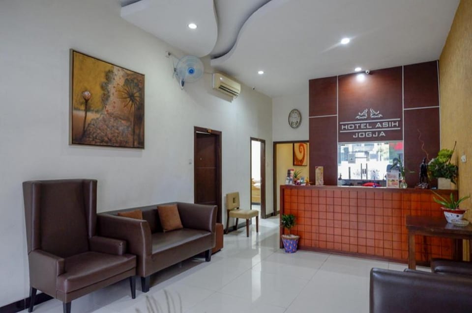 RedDoorz Plus @ Hotel Asih UNY Hotel in Yogyakarta