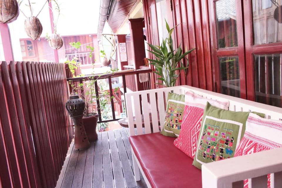 Apple Guesthouse Bed and Breakfast in Luang Prabang