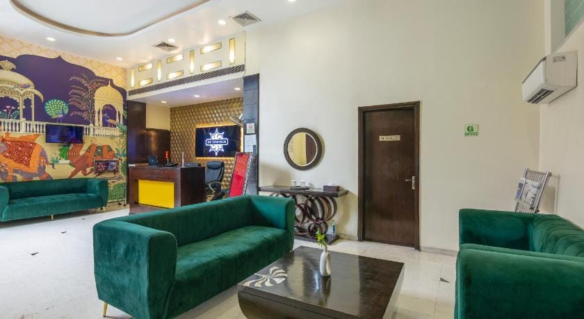 The Grand Orion - Kailash Colony Hotel in New Delhi