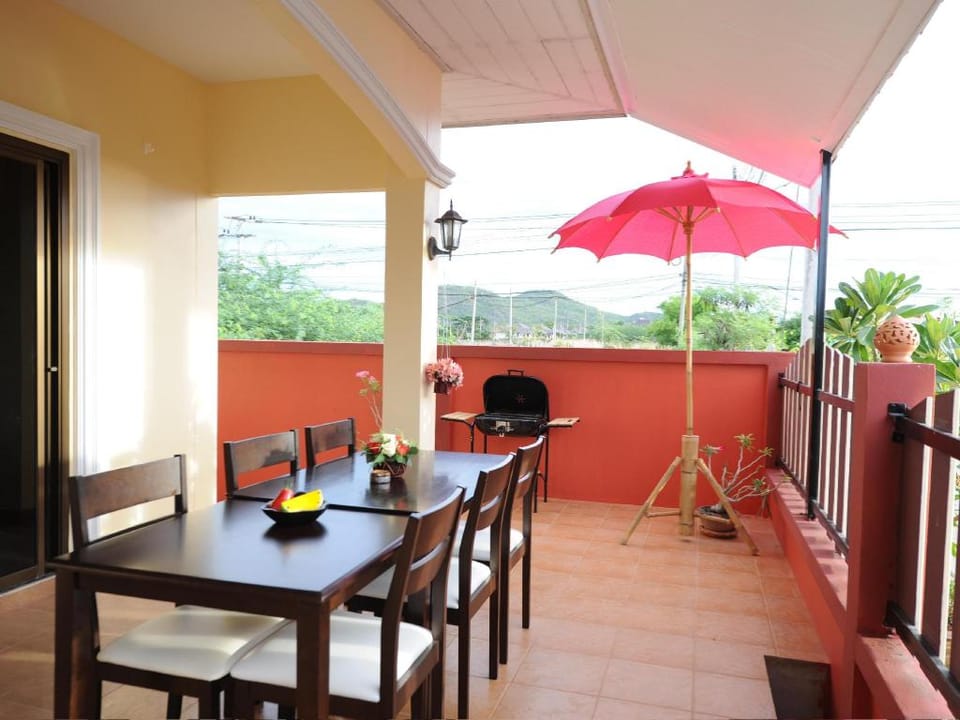 Ruankasalong Hua Hin Holiday House Villa in Nong Kae