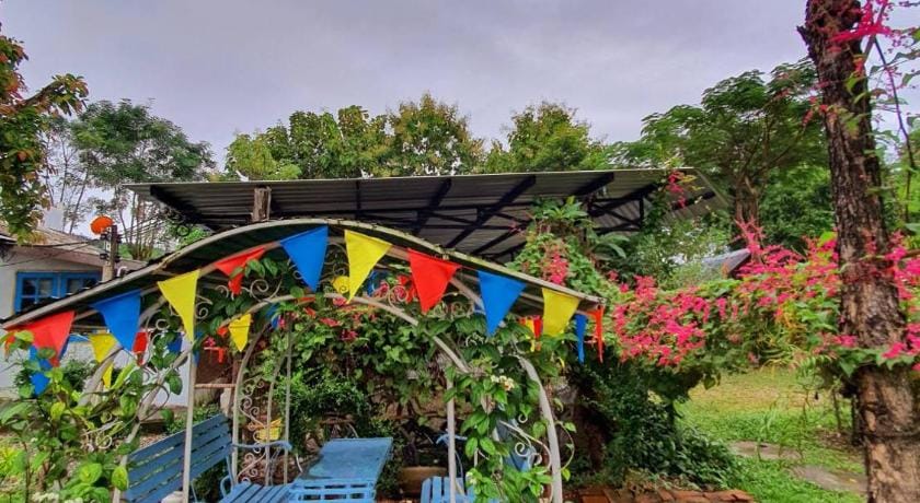 อยู่ดินกินดีฟาร์มสเตย์ Bed and Breakfast in Thailand
