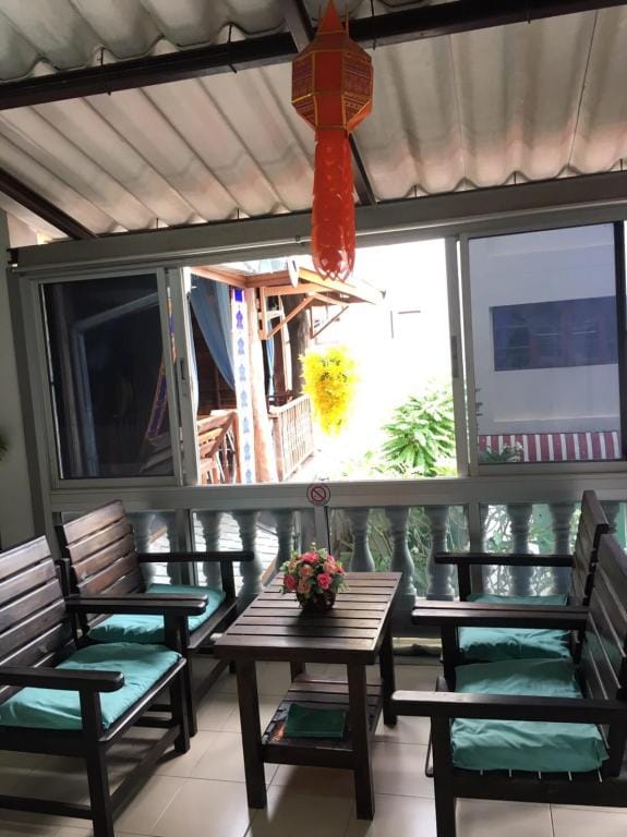 Ampawan Guest House Hotel in Chiang Mai